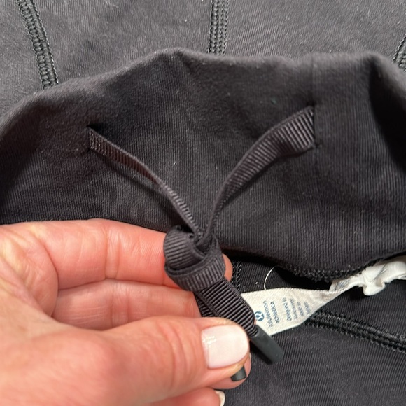 Lululemon Pocket Cuff Shorts - Picture 6 of 8